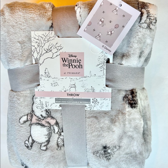 Disney Winnie The Pooh Grey Throw Soft Fleece Warm Blanket 47” x 59” - Picture 1 of 5